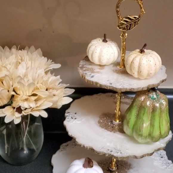 Resin 3 Tier Tray - Picture 2 of 2